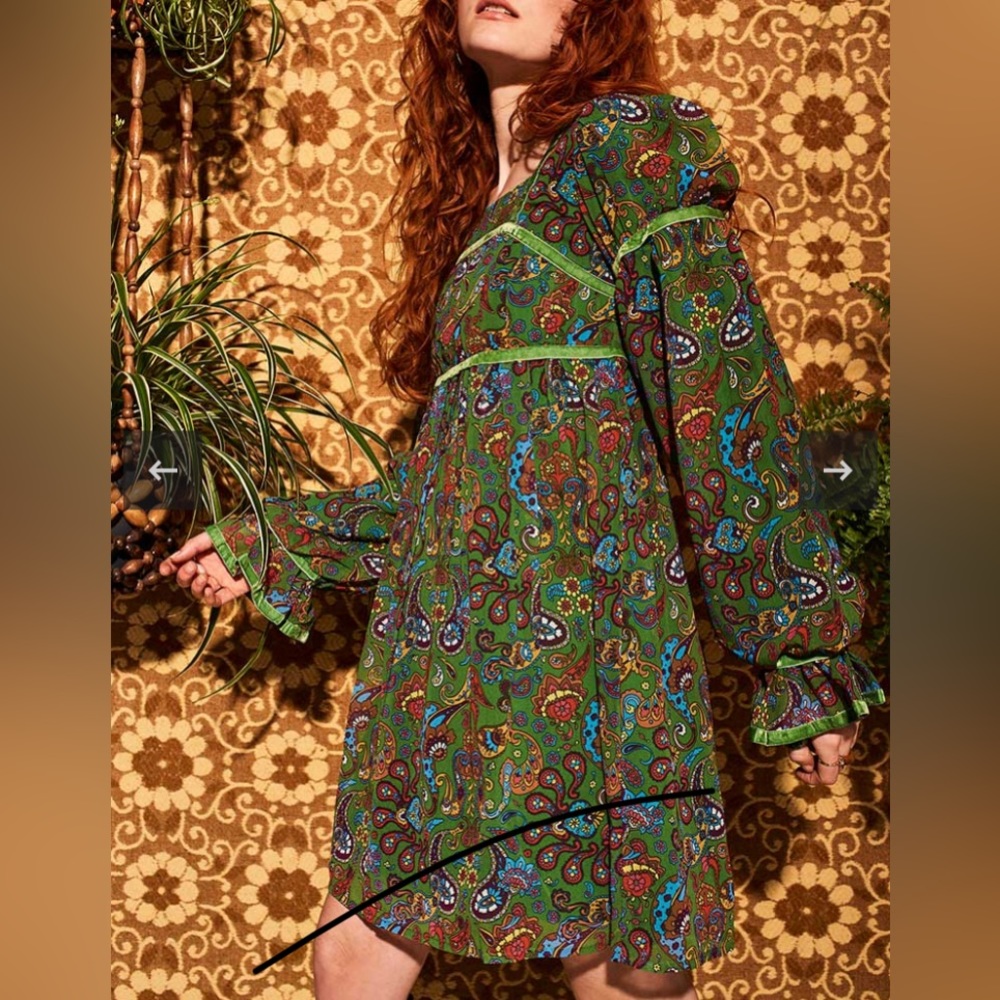 The Hippie Shake Tiny Dancer Dress in Green Paisley